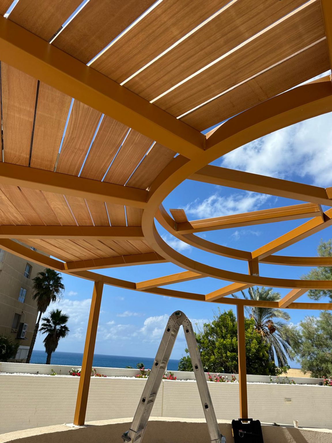 Wood Ohana יוצרים חלומות בעץ עבודות עץ וריהוט בהתאמה אישית | פרגולות, דקים, ריהוט גינה ומטבחי חוץ